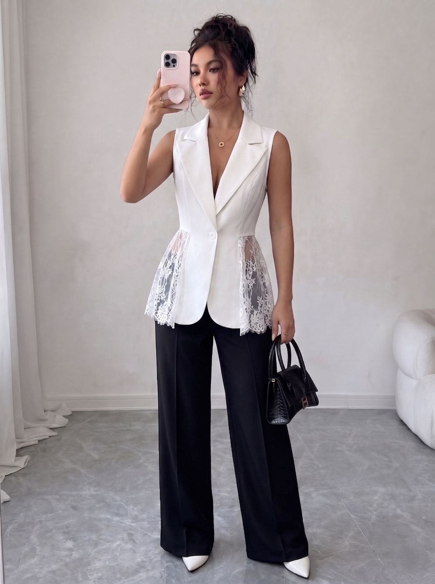 Sleeveless slim fit A-line jacket